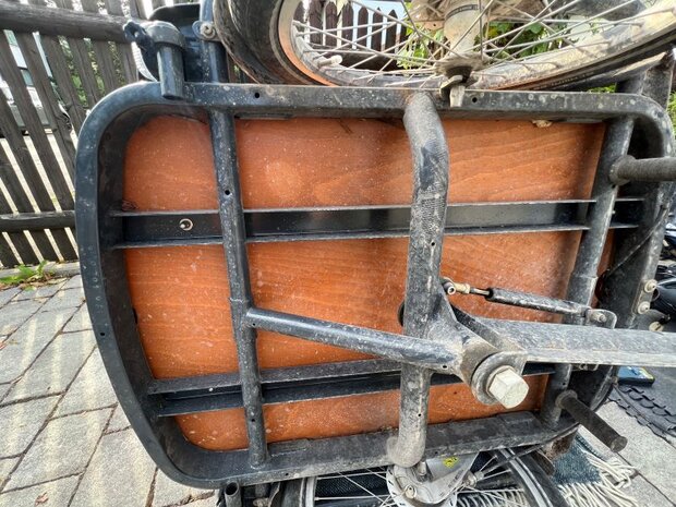 Rahmenschaden an einem Babboe-Lastenrad, begutachtet von einem Fahrradgutachter nach einem Unfall.