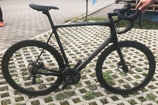 Prüfung Carbon Rennrad, Rennradrahmen Check, Carbonrahmen Analyse.